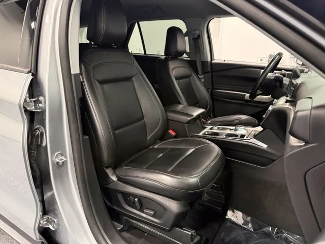 Used 2024 Silver Ford XLT image 34