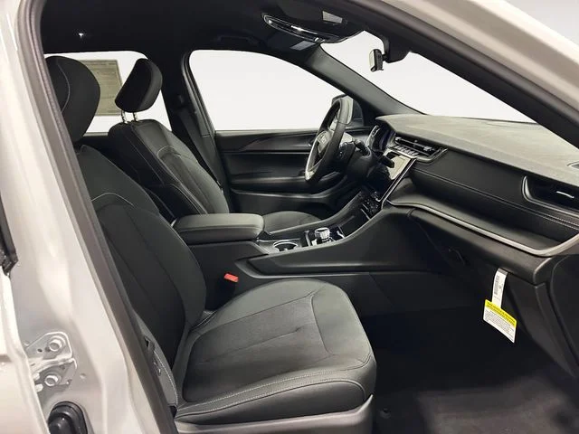 2025 Jeep Grand Cherokee L Laredo - Photo 15