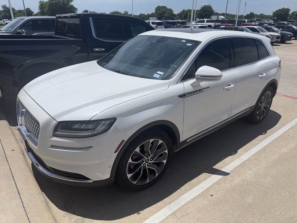 2023 Lincoln Nautilus Reserve FWD's photo