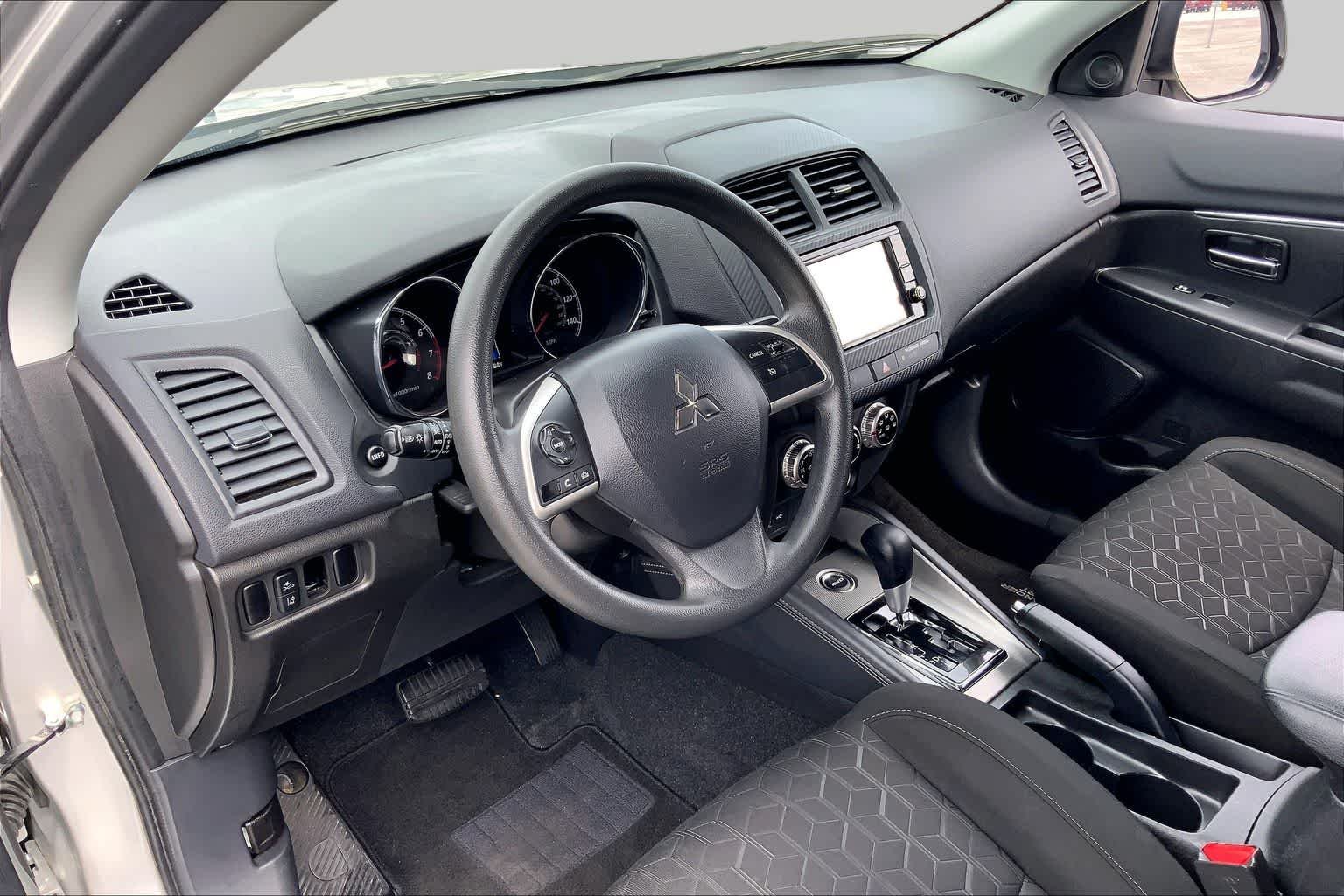 Used 2024 Alloy Silver Metallic Mitsubishi ES image 17