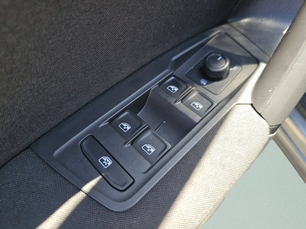 Used 2019 Platinum Gray Metallic Volkswagen S image 29