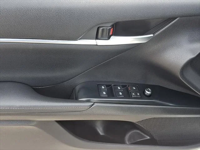 2020 Toyota Camry XLE - Photo 15