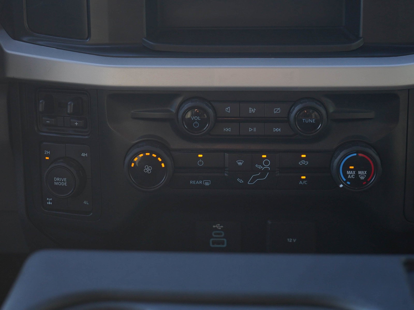 Used 2023 Oxford White Ford Xlt image 19