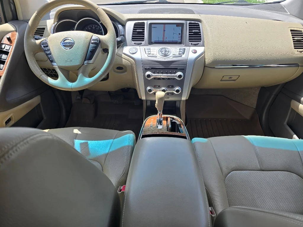 Used 2014 Tinted Bronze Metallic Nissan LE image 26