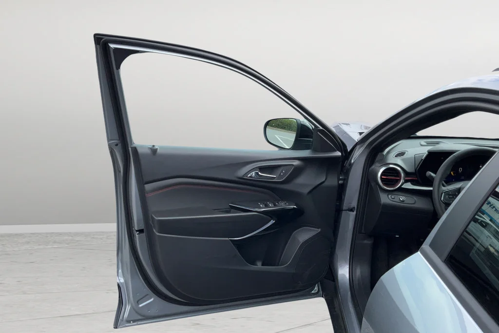 2026 Chevrolet Trax RS - Photo 9