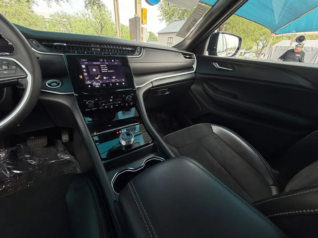 Used 2025 Black Jeep Altitude image 15