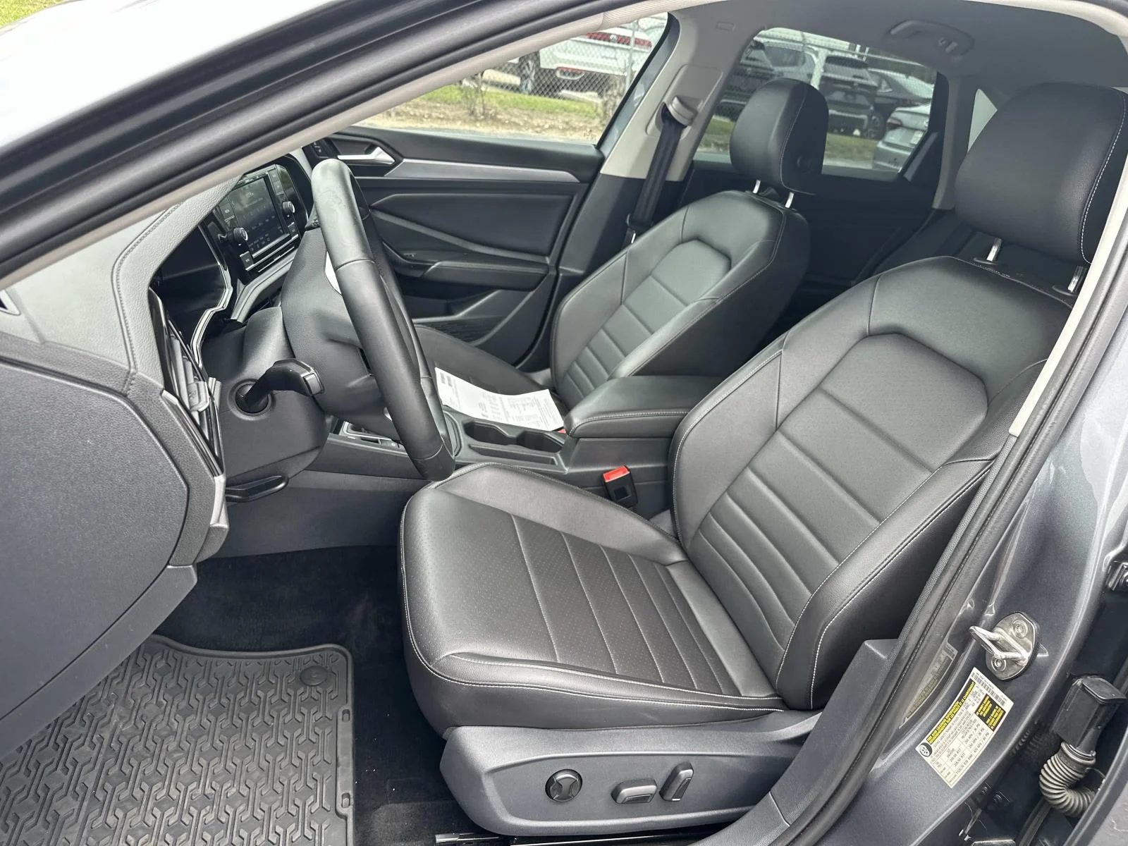 Used 2023 Gray Volkswagen SE image 9