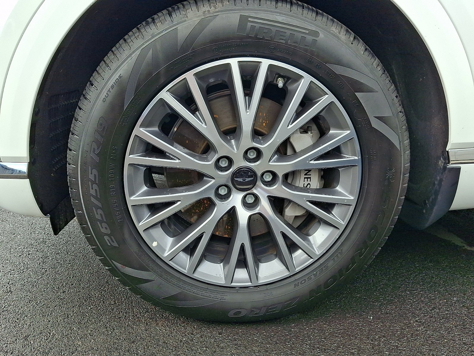 Certified Used 2026 Uyuni White Genesis 2.5T image 4