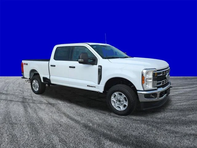 New 2026 Oxford White Ford F-350® XLT image 2