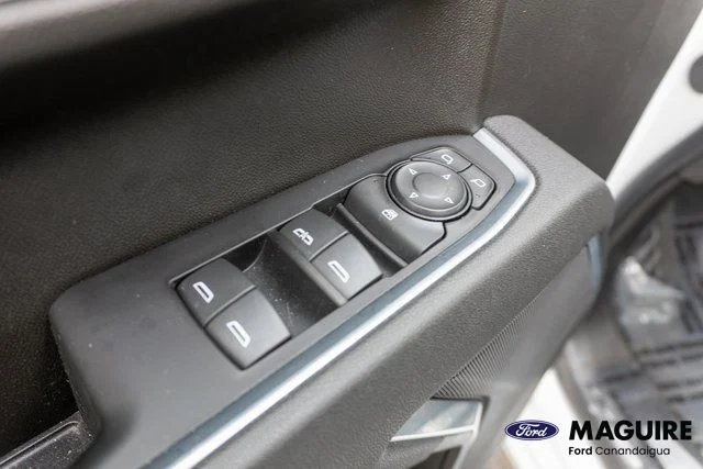 Used 2025 White GMC Elevation image 18
