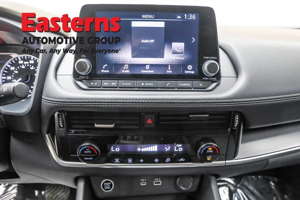Used 2022 Blue Nissan SV image 12