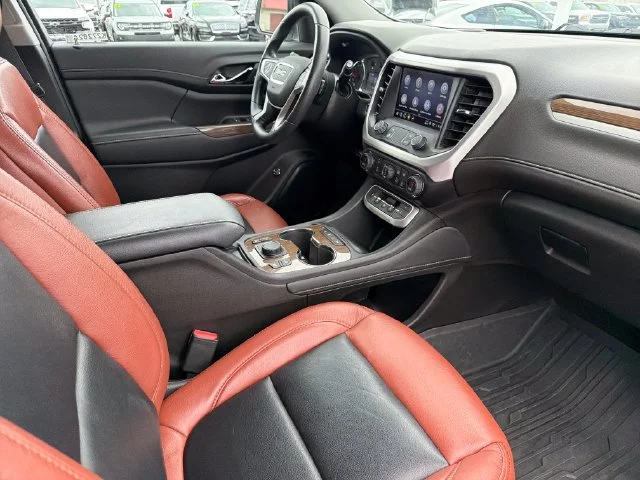 Used 2023 White GMC SLE image 23