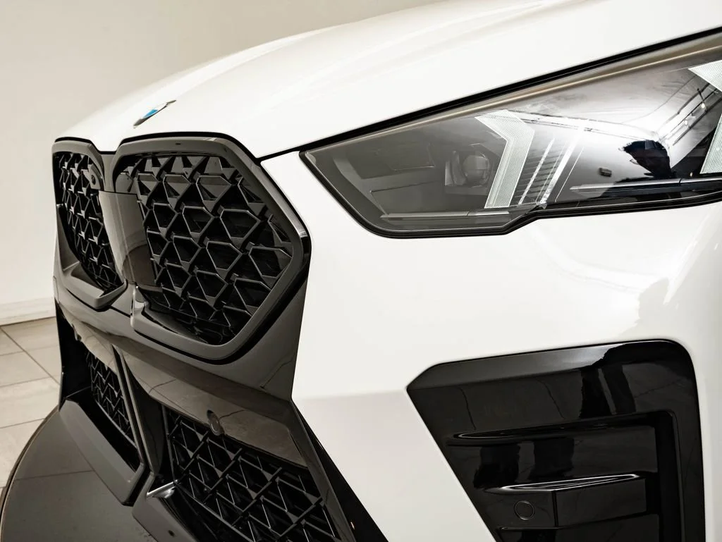 New 2026 Alpine White BMW xDrive28i image 3