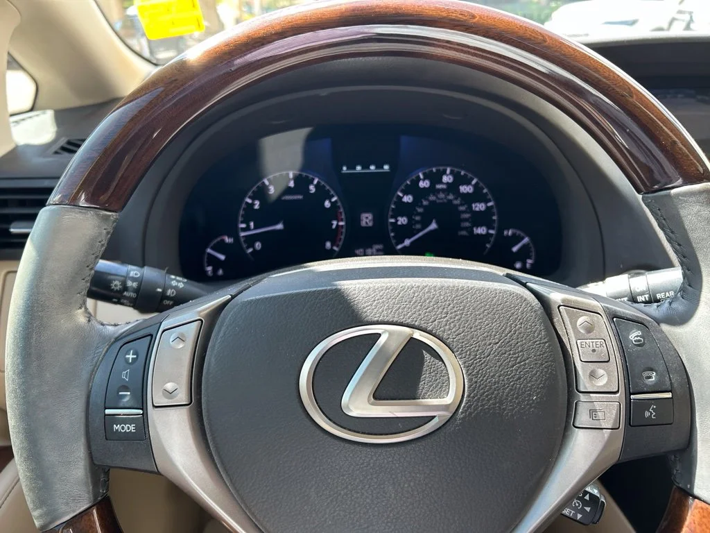 Used 2013 White Lexus 350 image 20