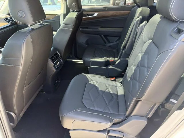 New 2026 White/off-white Volkswagen 2.0T SE w/Technology image 10