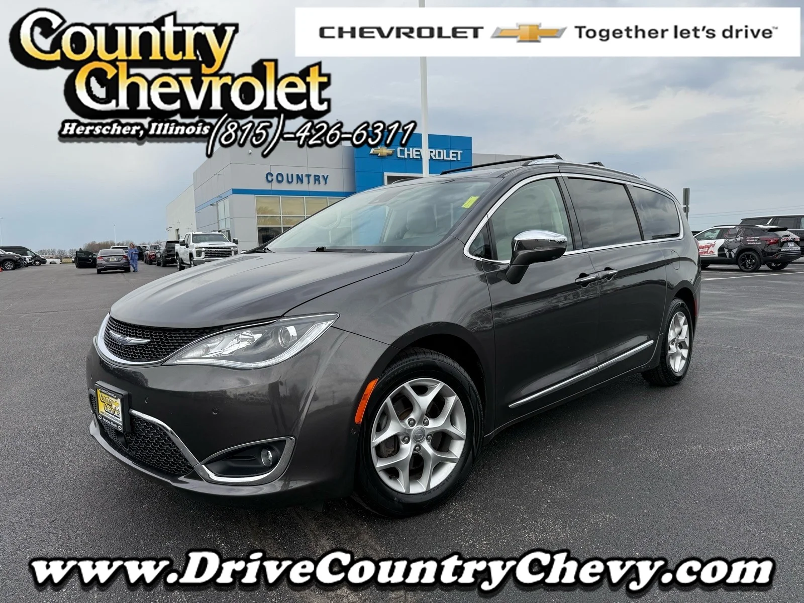 2020 Chrysler Pacifica Limited's photo