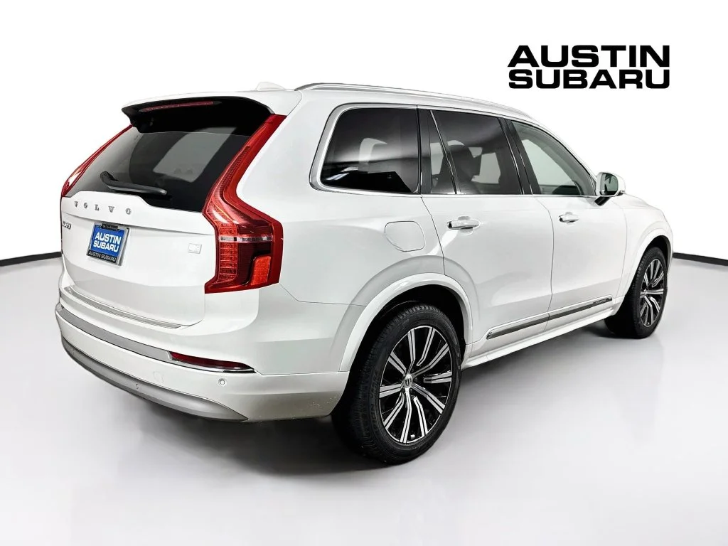 Used 2022 White Volvo T8 Inscription 6 Passenger image 7
