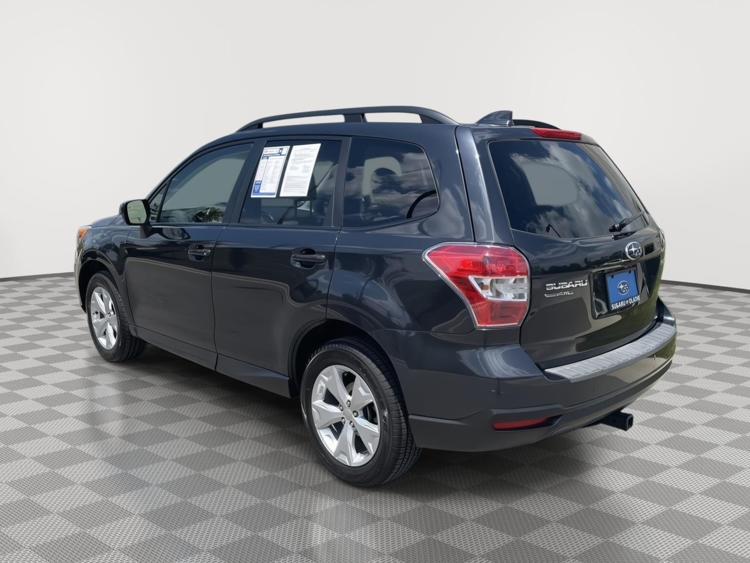 Used 2016 Dark Gray Metallic Subaru 2.5i Premium image 6