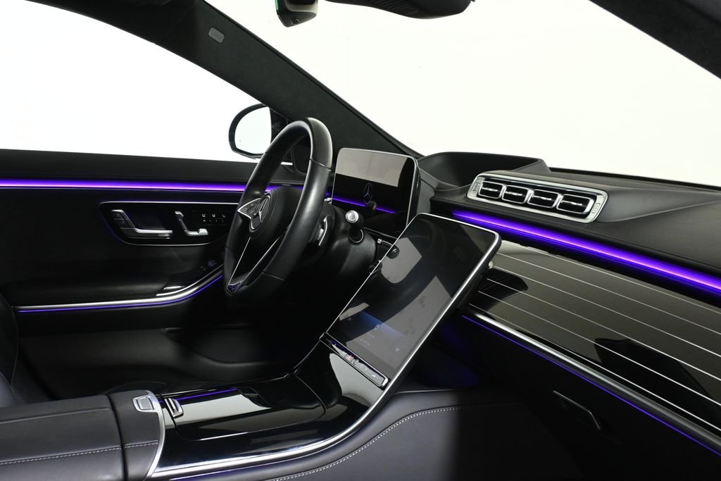 Certified Used 2025 Black Mercedes-Benz S 580 image 29