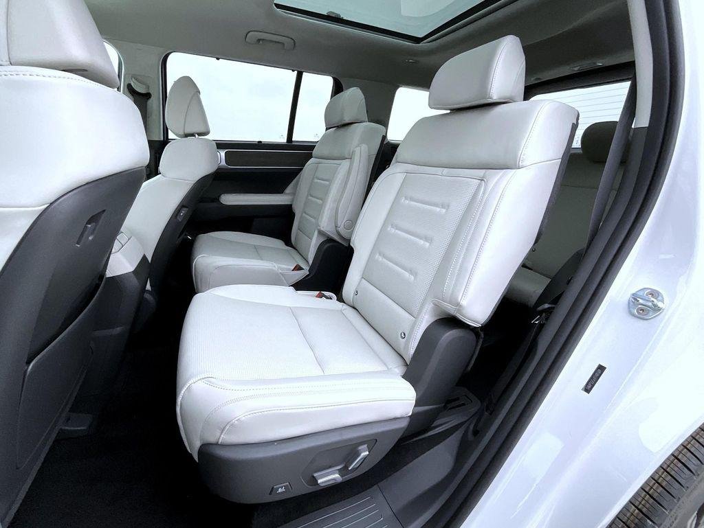 New 2026 White Hyundai Calligraphy AWD image 11
