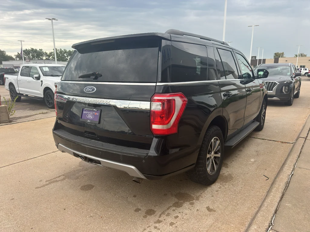 Used 2018 Shadow Black Ford XLT image 18