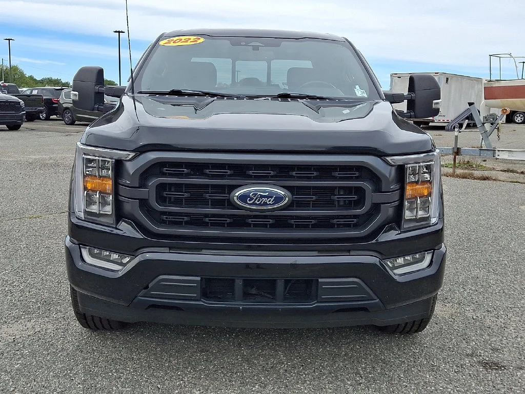 Used 2022 Agate Black Metallic Ford XLT image 4