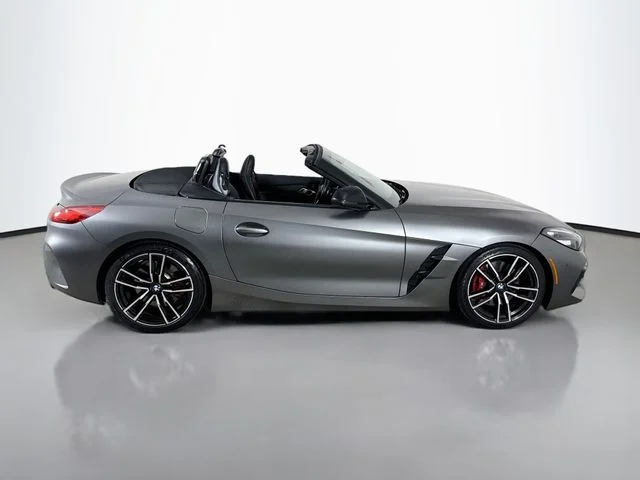 Used 2022 Gray BMW sDrive M40i image 8