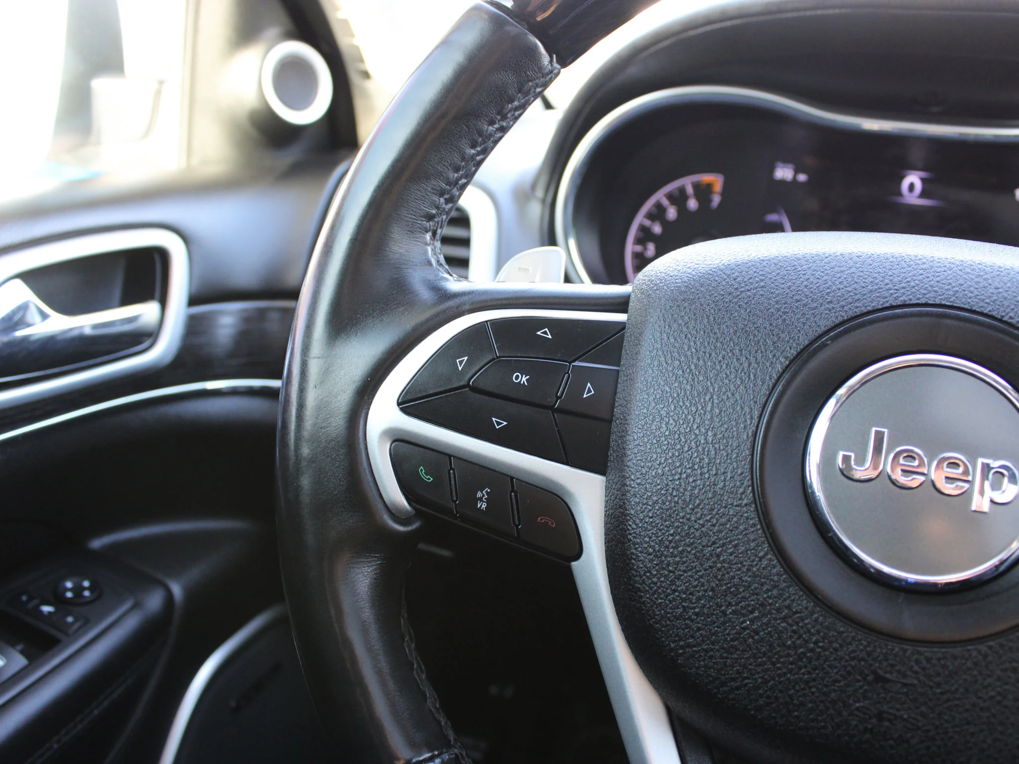 Certified Used 2018 White Jeep Summit * Mechanic Special | Winter Tires | Skid Plates | Harman/Kardon | Adaptive Cruise image 21