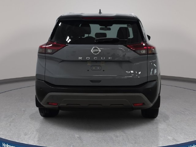 Used 2021 Gray Nissan SL image 7