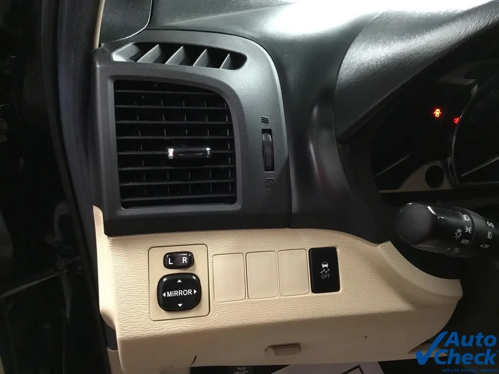 Used 2014 Black Toyota LE image 27