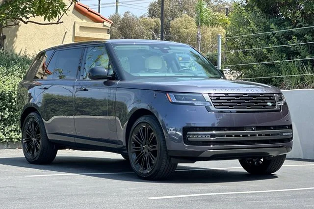 New 2026 Amethyst Grey Purple in Gloss finish Land Rover SE image 7