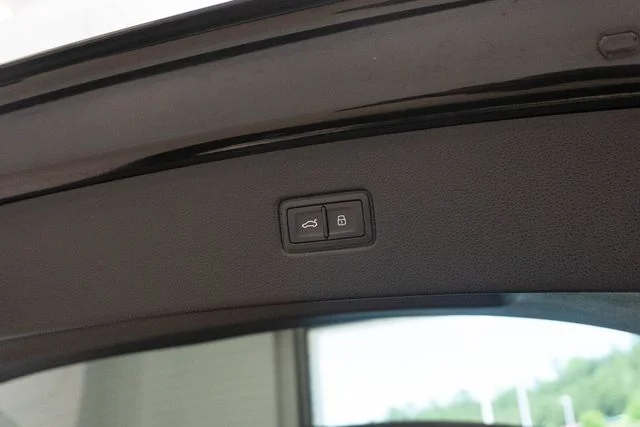 Used 2023  Audi 55 Premium Plus image 16