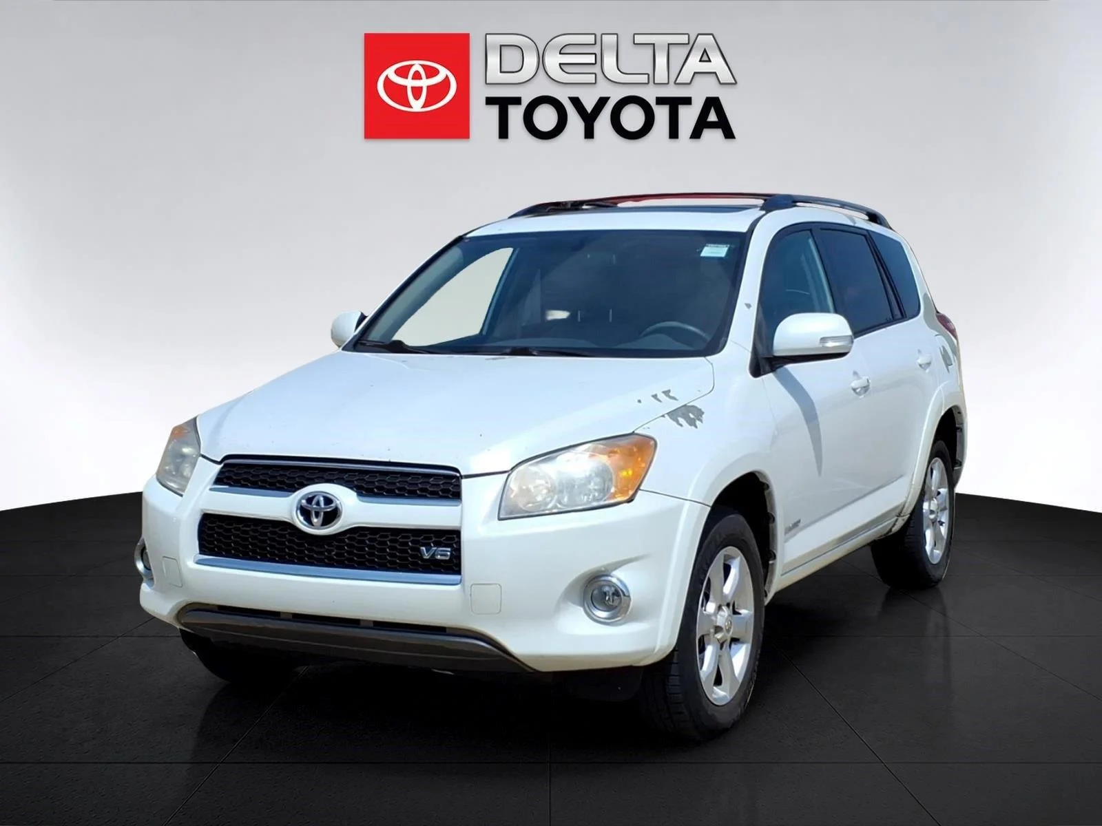 Used 2010 Blizzard Pearl Toyota Limited image 1
