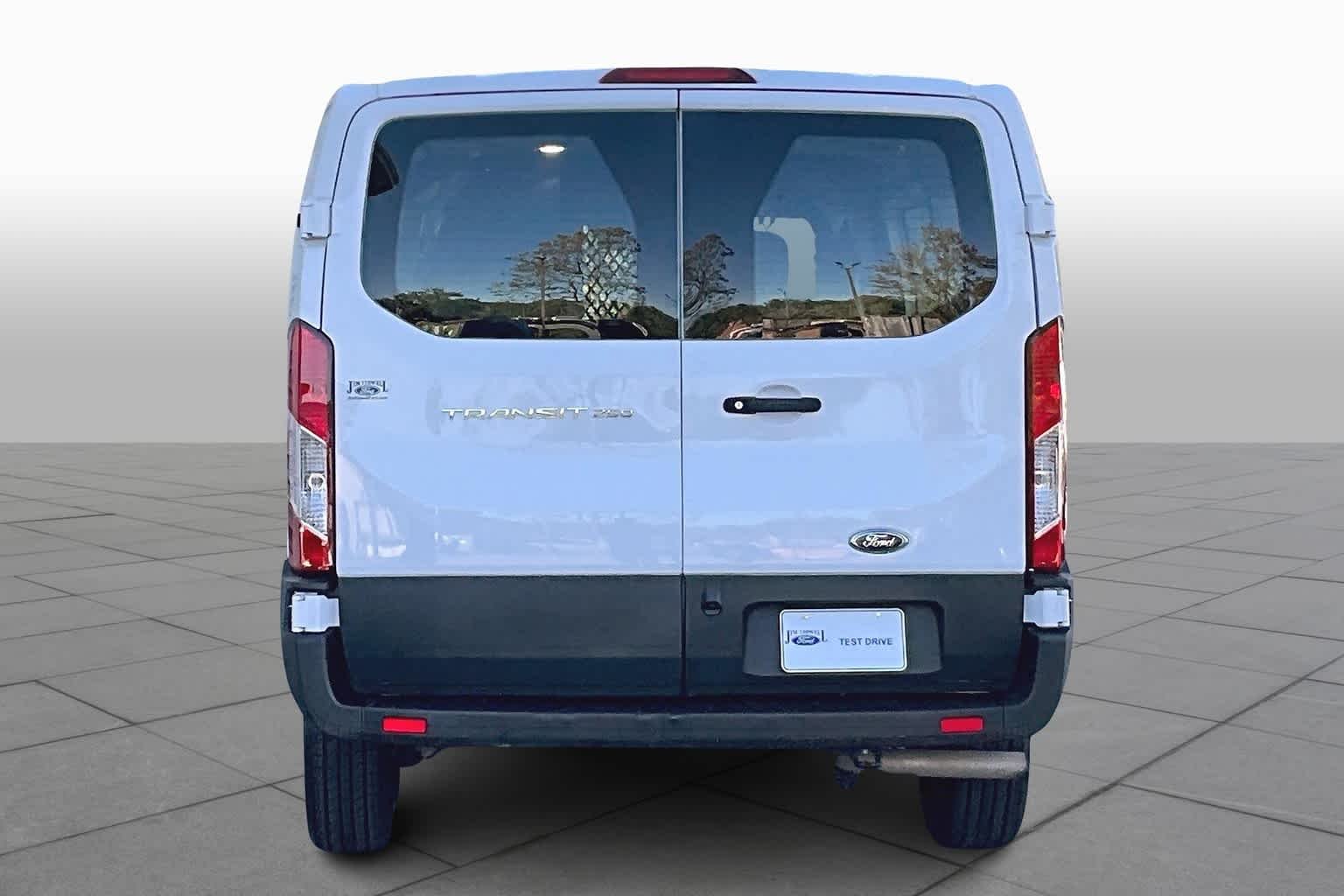 Used 2023 Oxford White Ford  image 4