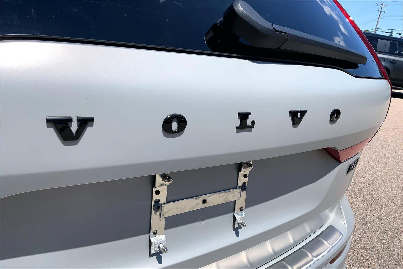Used 2026 Vapour Grey Metallic Volvo Ultra Black Edition image 30