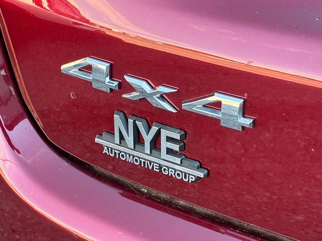 Used 2022 Red Jeep Latitude image 50