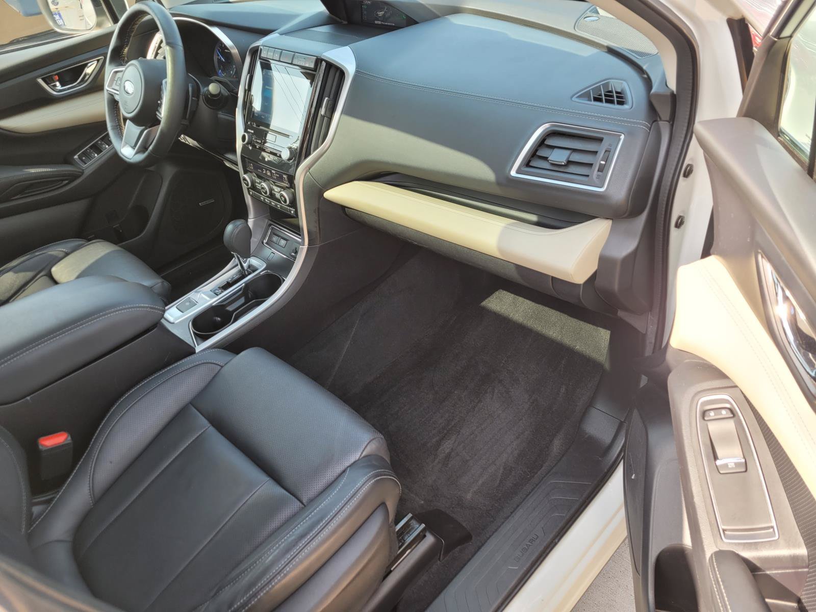 Used 2022 Crystal White Pearl Subaru Limited image 24