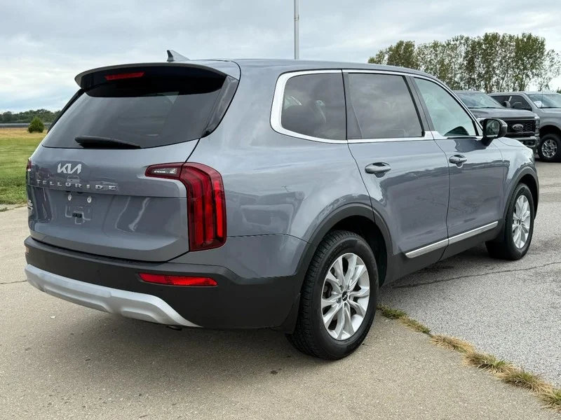 Certified Used 2022 Everlasting Silver Kia LX AWD image 6