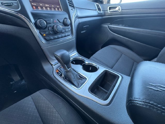 Used 2018 Red Jeep Laredo E image 10