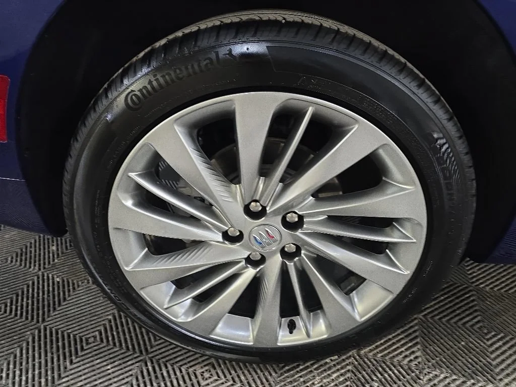 Used 2024 Calypso Blue Metallic Buick Avenir image 14