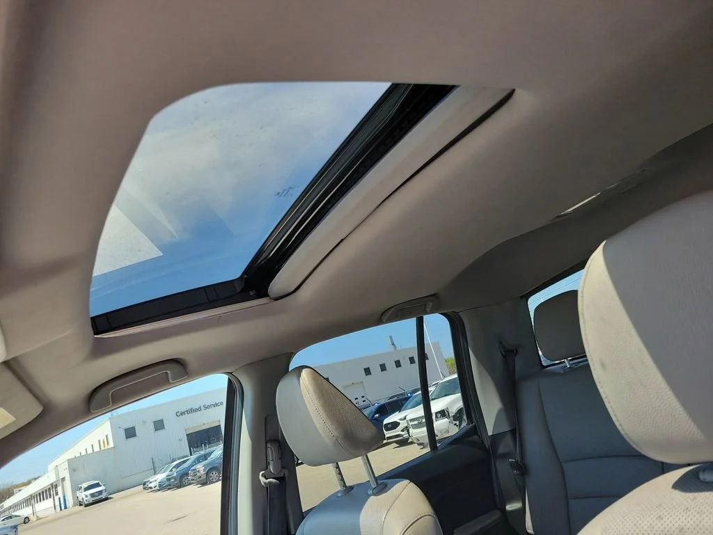 Used 2023 Gray Honda RTL image 32