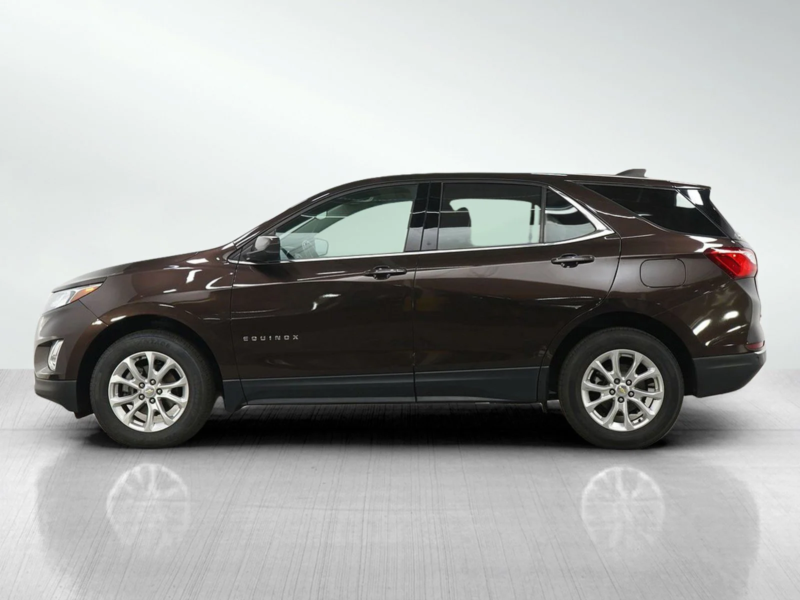 Used 2020 Chevrolet Equinox LT with VIN 2GNAXUEV9L6266387 for sale in White Bear Lake, Minnesota