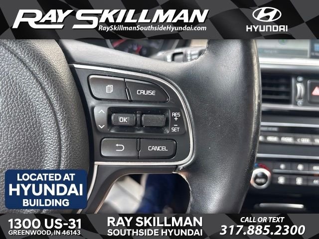 Used 2016 Black Kia EX image 19