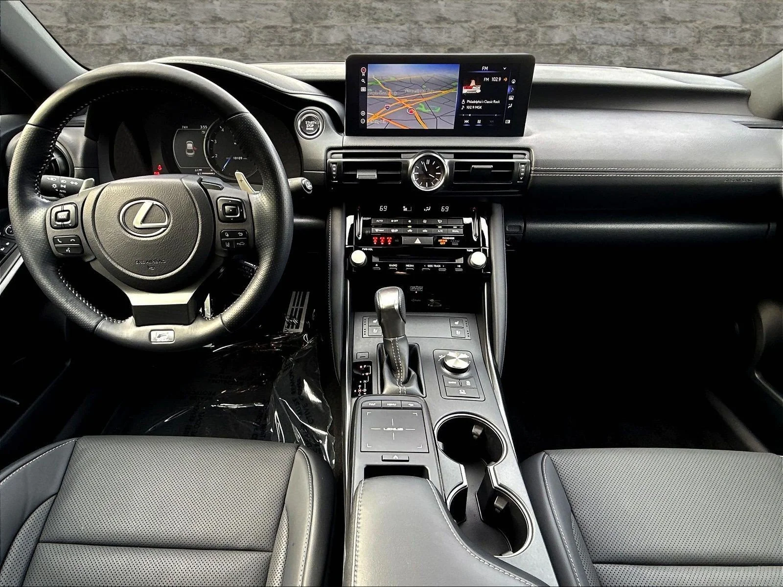 Certified Used 2024 White Lexus  image 9