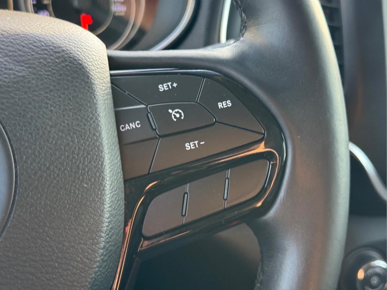 Used 2019 Sting-Gray Clearcoat Jeep Altitude image 23