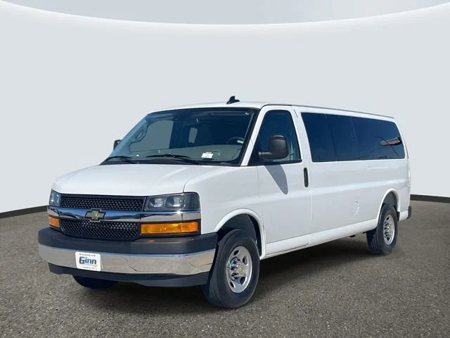 2025 Chevrolet Express 3500 LT Extended's photo