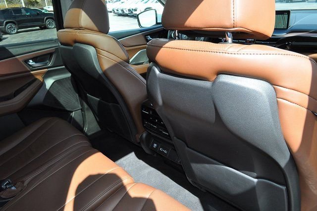 Used 2023 White Acura w/Technology Package image 27