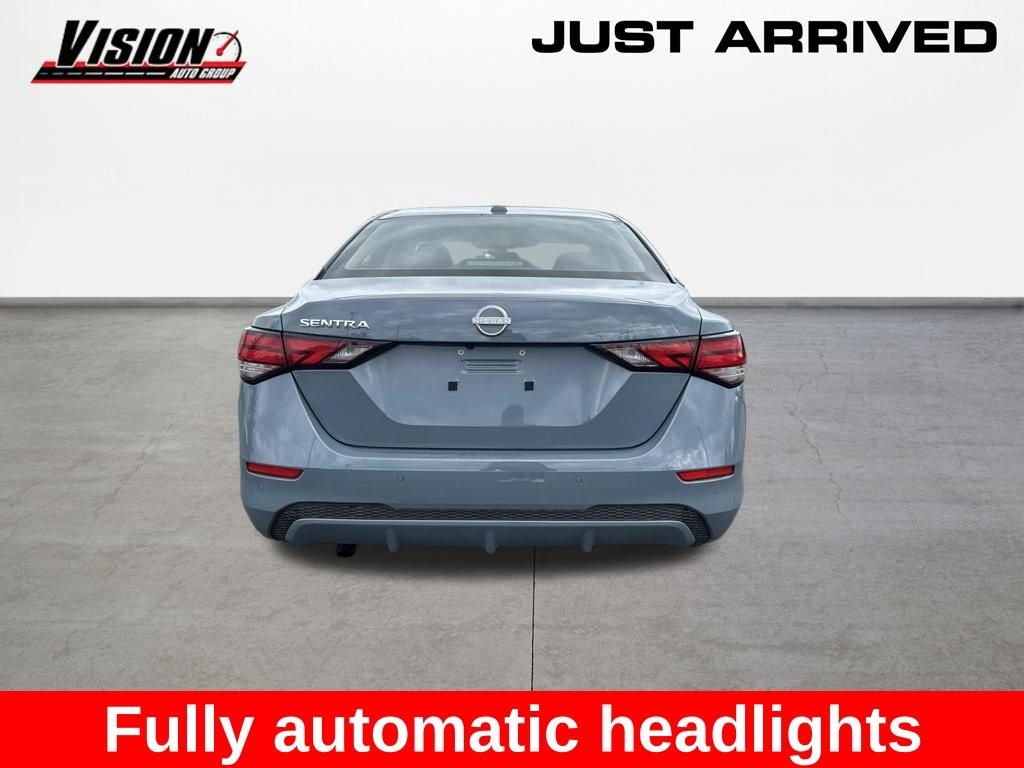 Used 2025 Gray Nissan SV image 7