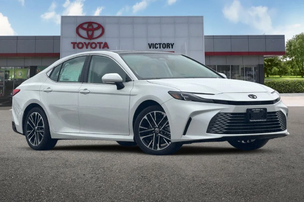New 2026 Wind Chill Pearl Toyota XLE image 2