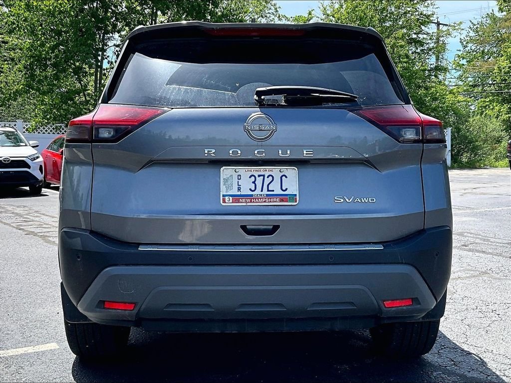 Used 2023 Gray Nissan SV image 5